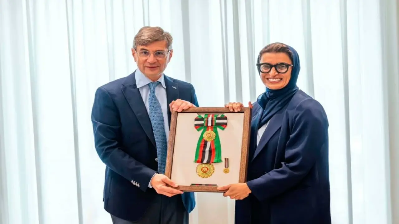 سفير فرنسا يكرم بوسام زايد الثاني في احتفال رسمي